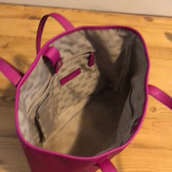 Hot pink tote - Picture 3 of 4
